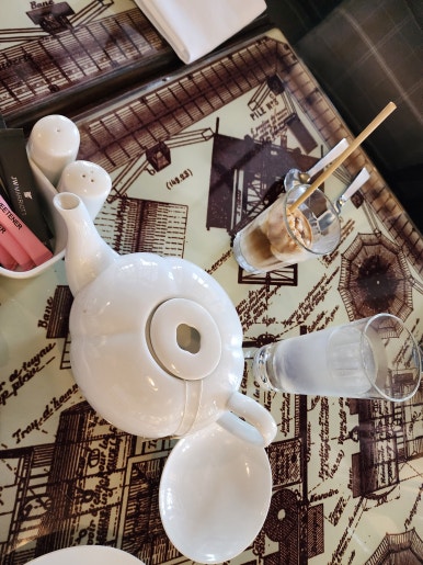 JW 메리어트 푸꾸옥 조식 뷔페, 베트남 현지식부터 서양식까지 다양한 구성 JW Marriott Phu Quoc breakfast buffet with a variety of Vietnamese, Western, and Asian dishes